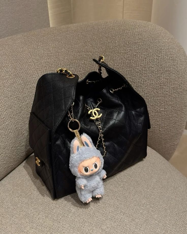 CHANEL 25 MEDIUM HANDBAG