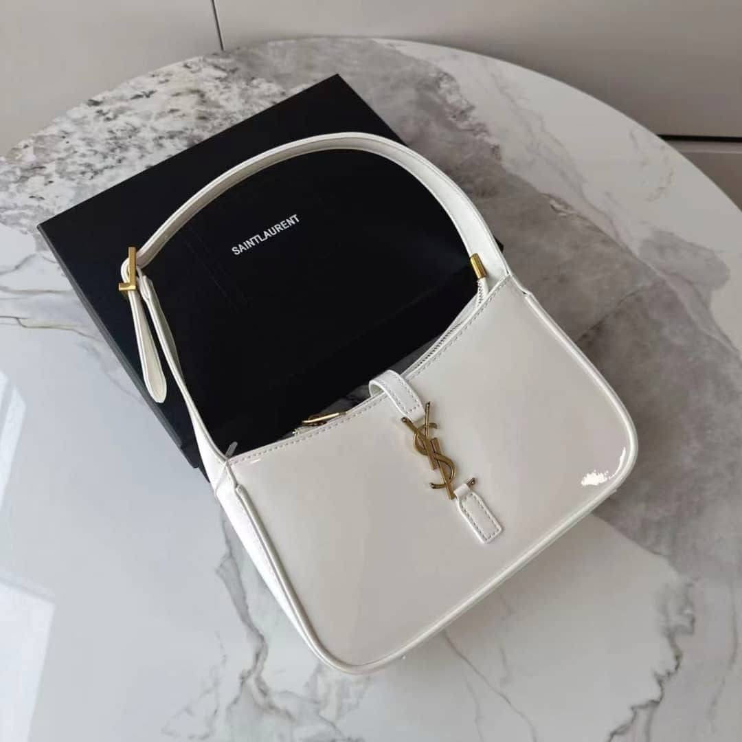 Saint Laurent Le 5 à 7 Hobo Bag