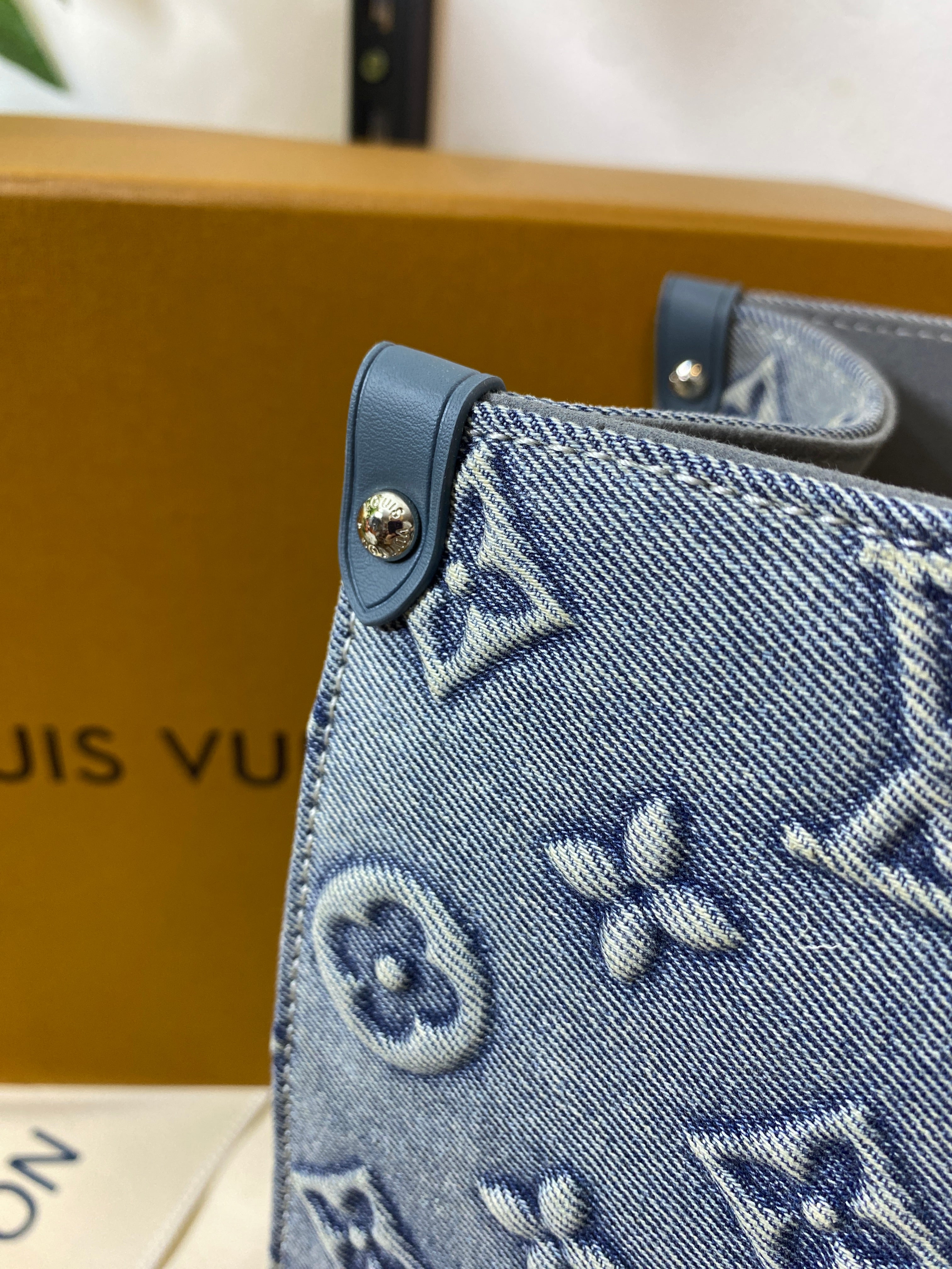 Louis Vuitton Onthego MM – Monogram Empreinte Denim