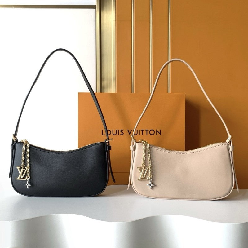 Louis Vuitton Pochette LV Bloom