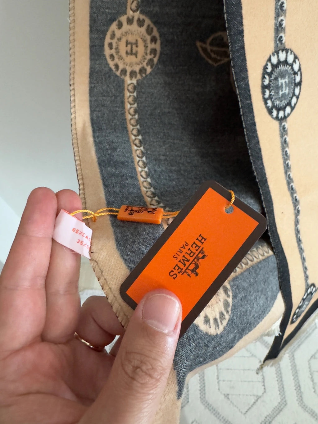 Hermès-Inspired Soft Shawl – Carriage Print