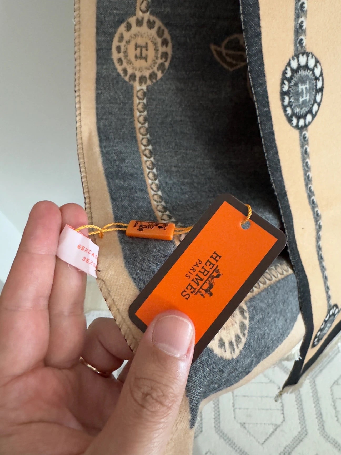 Hermès-Inspired Soft Shawl – Carriage Print