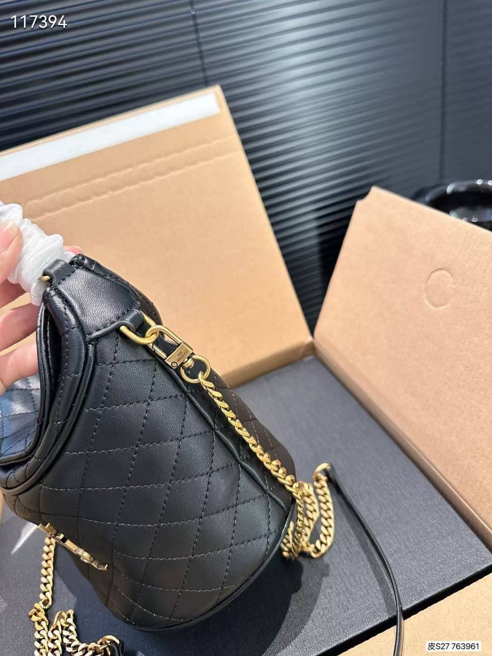 Saint Laurent Le 5 À 7 Bucket Bag