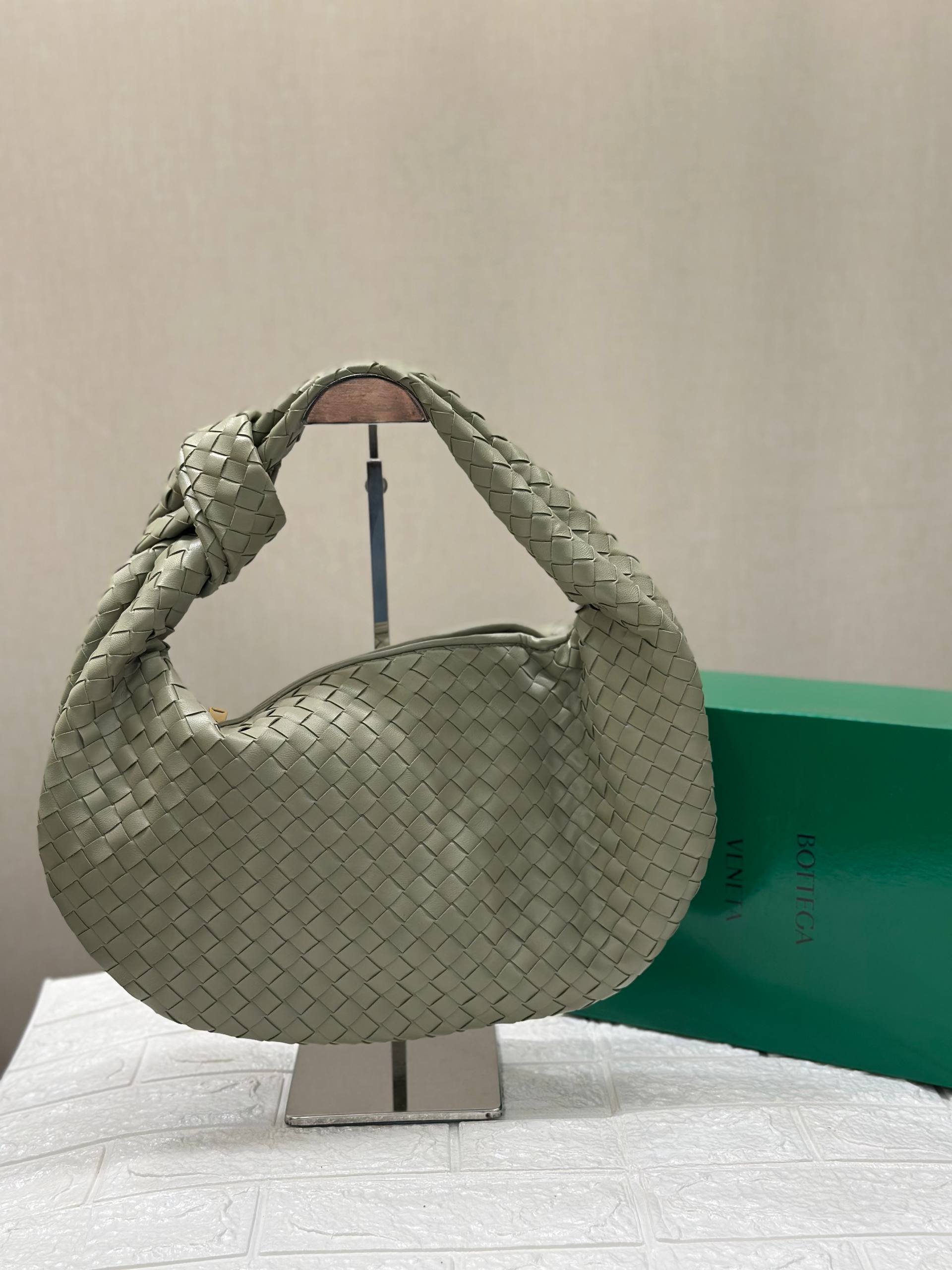 Bottega Veneta Large Intrecciato Hobo Bag
