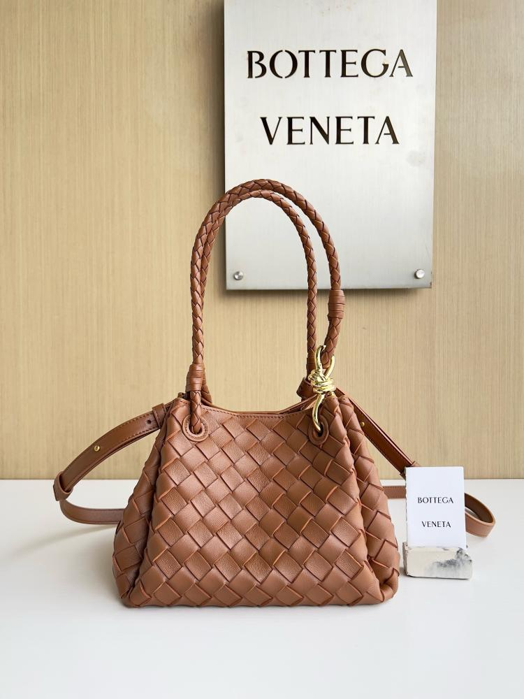 Bottega Veneta Small parachute women&#39;s leather bag