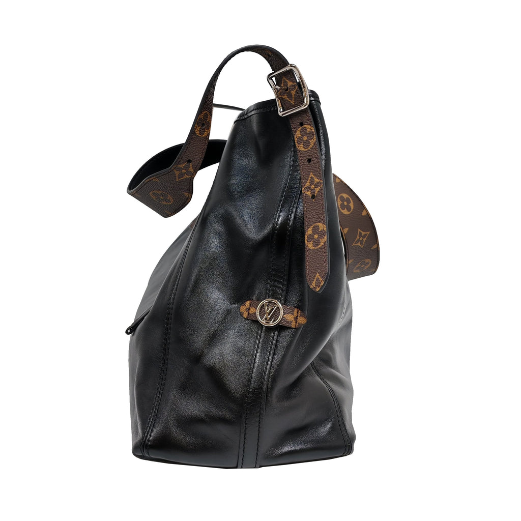 Louis Vuitton Multi-Pocket Utility Shoulder Bag