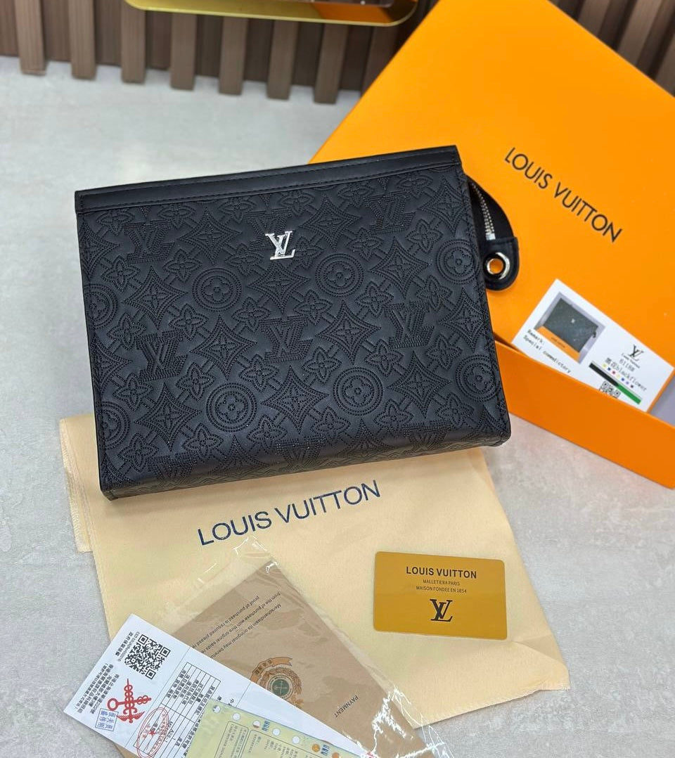 LV CLUTCH