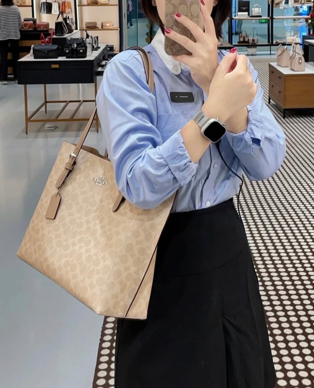 Coach Mollie Tote - Large Signature Edition