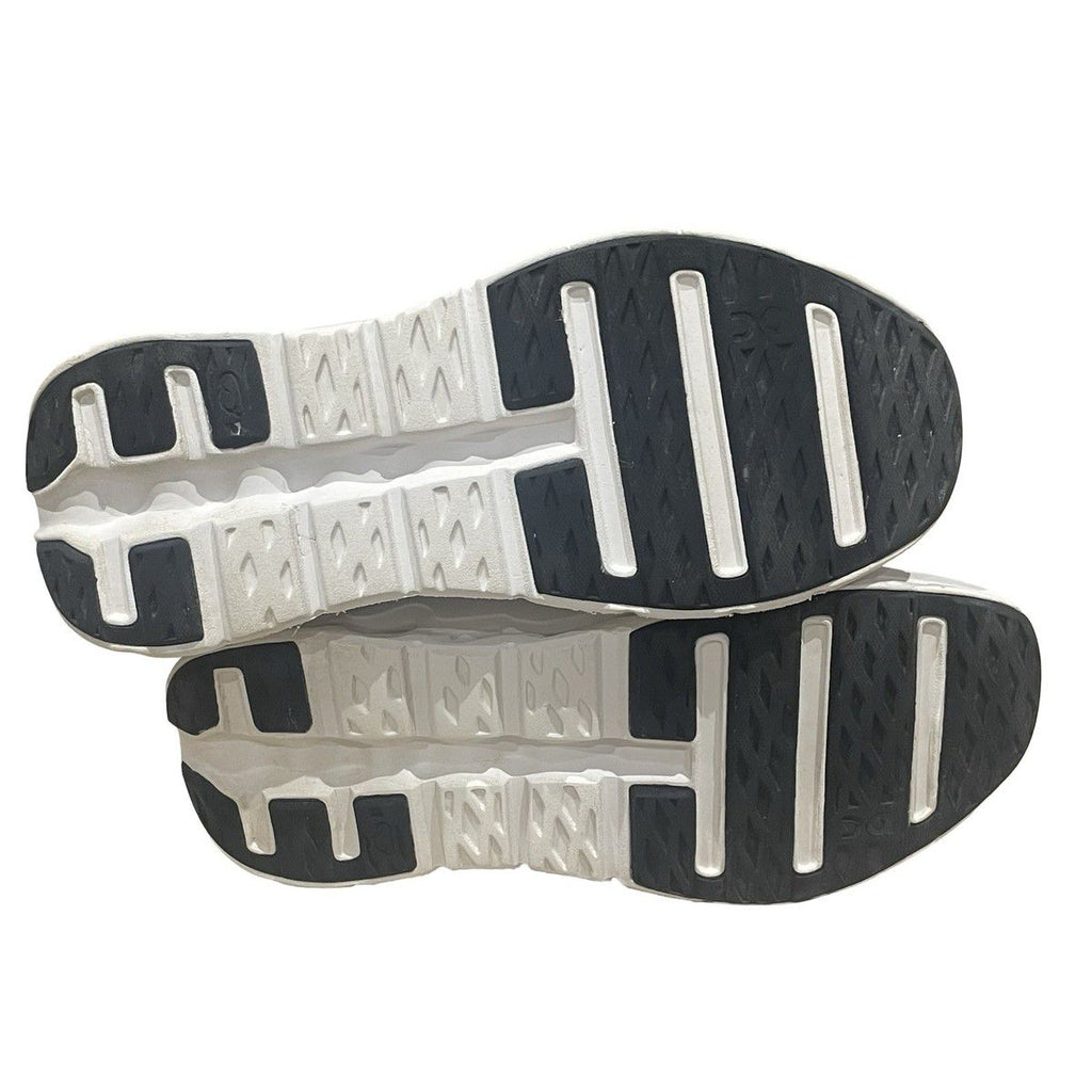 ON Cloud Loewe X On Running Woman