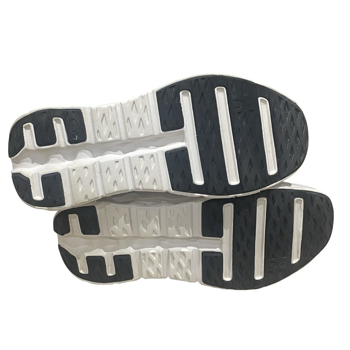 ON Cloud Loewe X On Running Woman