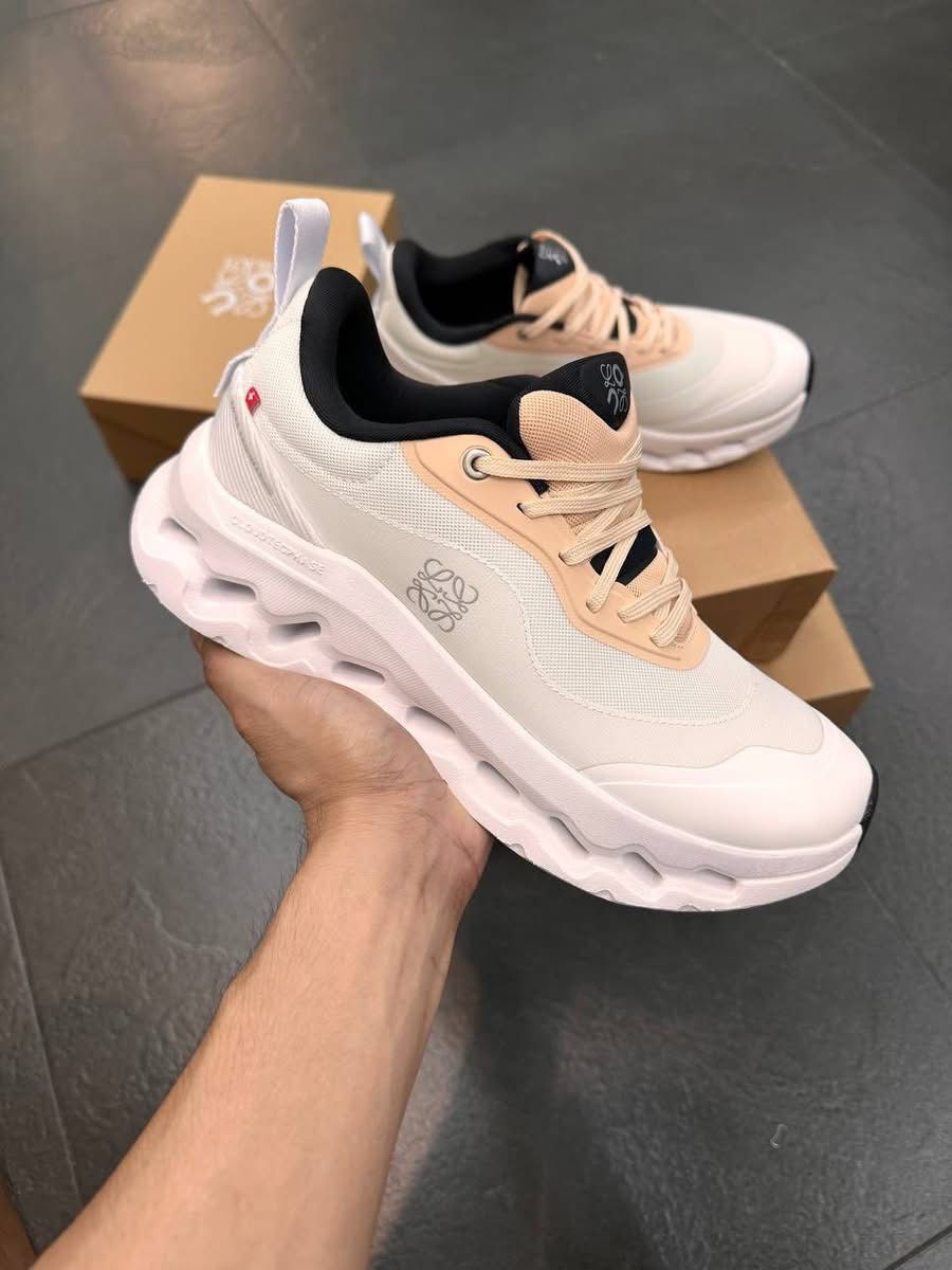 ON Cloud Loewe X On Running Woman