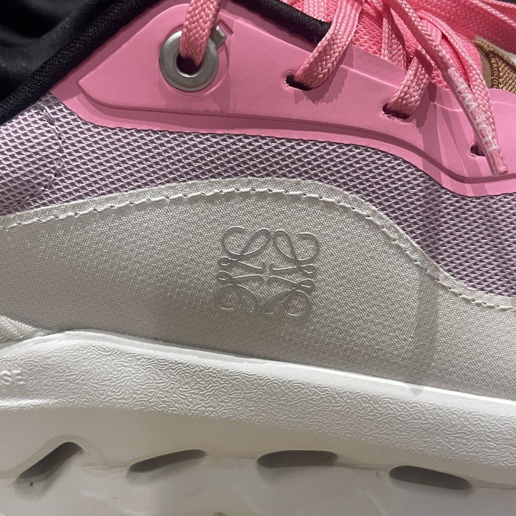 ON Cloud Loewe X On Running Woman