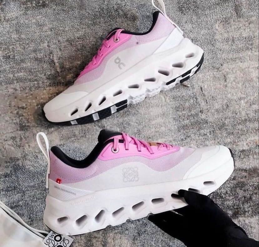 ON Cloud Loewe X On Running Woman