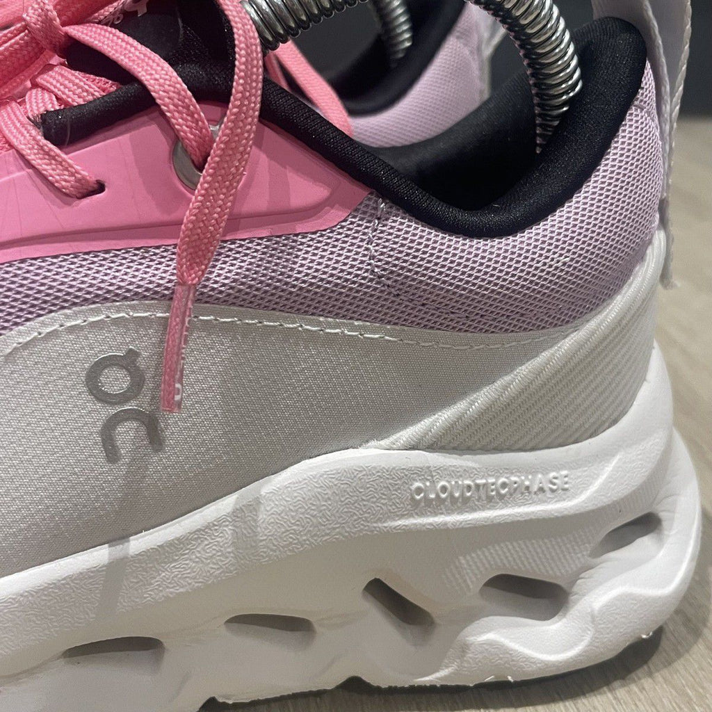 ON Cloud Loewe X On Running Woman