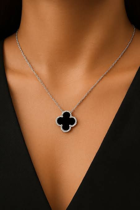 Van Cleef Vintage Alhambra pendant Black Silver Necklace